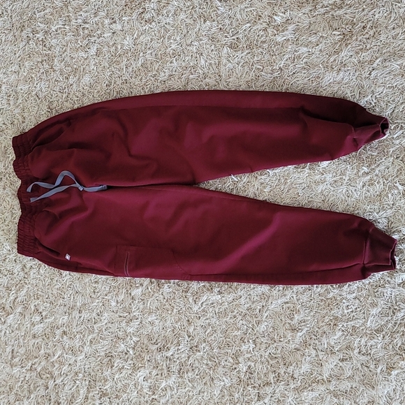 FIGS SCRUB SET-Caterina X Zamora in Burgundy - Picture 5 of 7